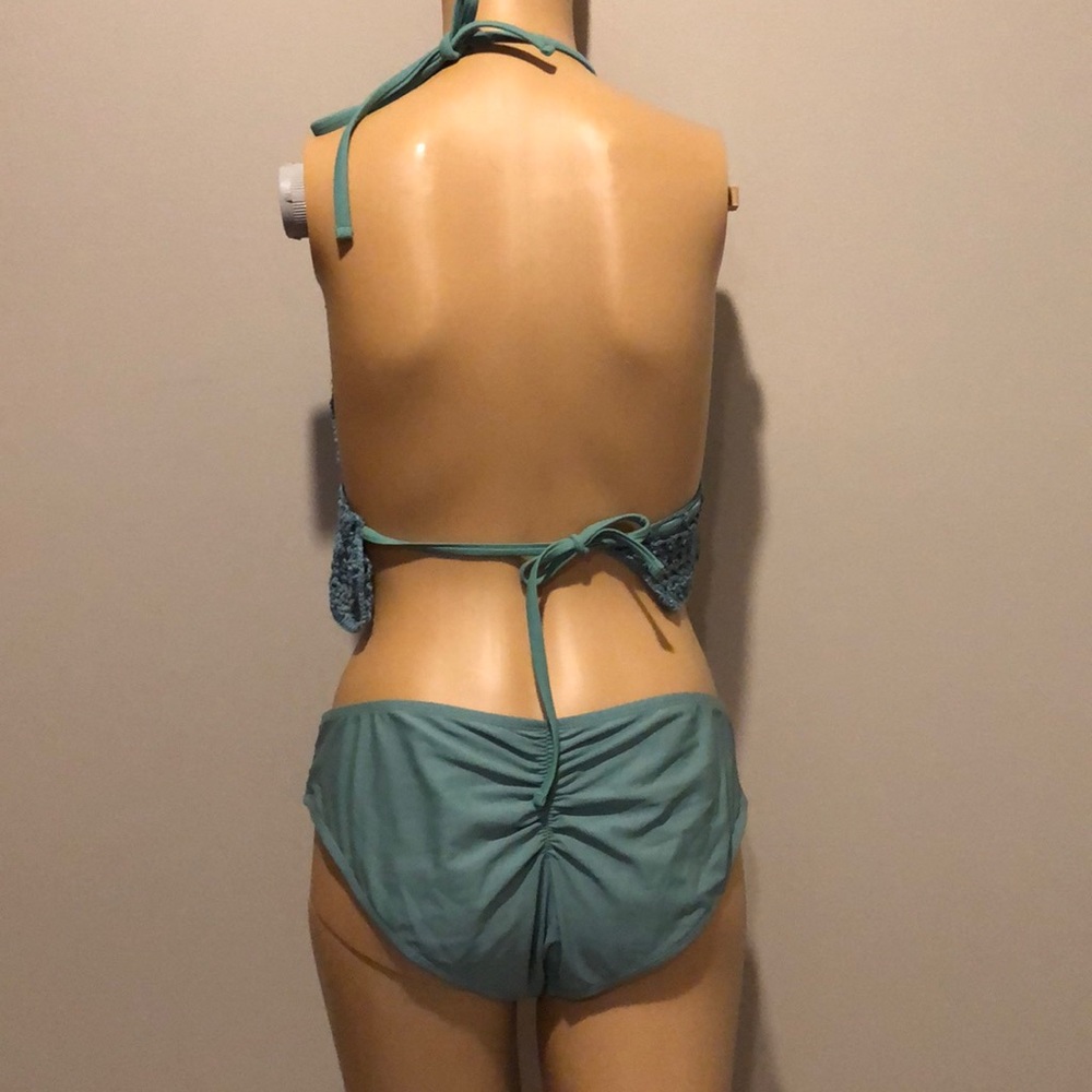 Green bikini - Picture 2 of 2